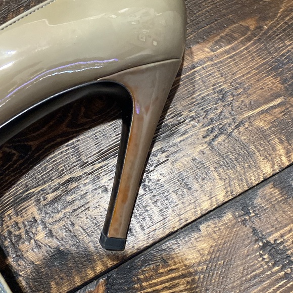 Gucci heels smoke grey 8+ authentic - Picture 8 of 12